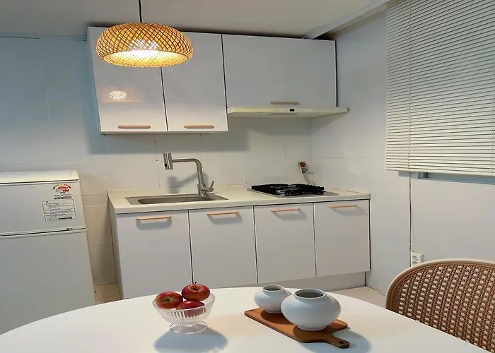 National University, 5 Minutes Near National Station Villa *